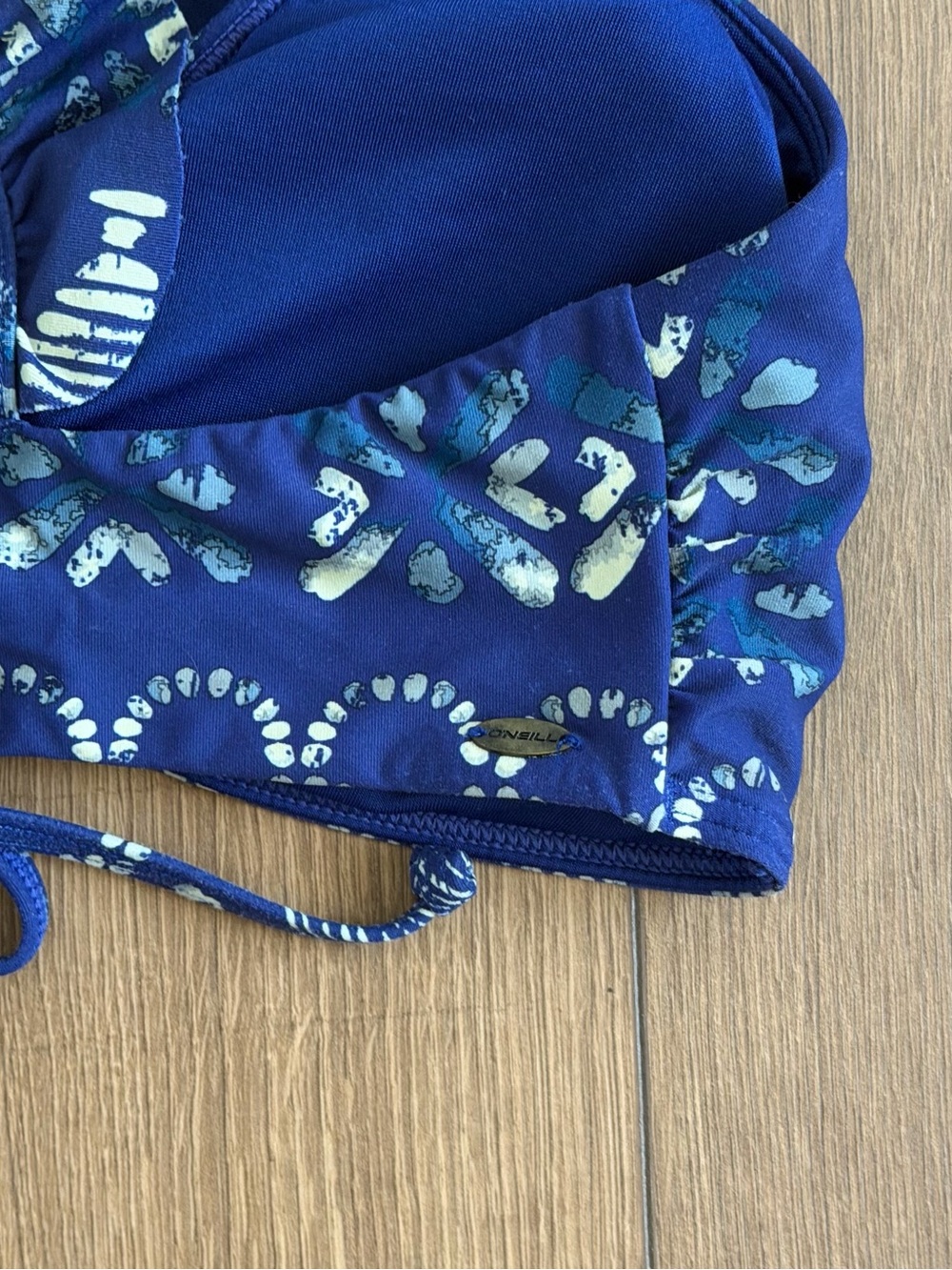 O’Neill Ruffle Bikini Top NWOT - Picture 4 of 4